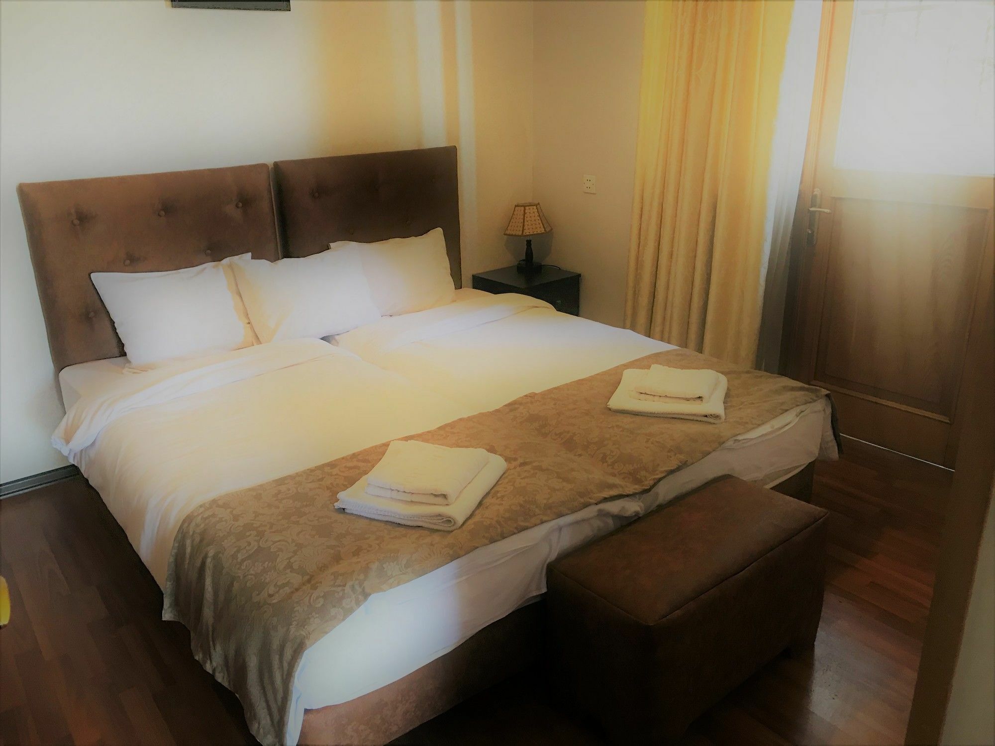 Valeria Hotel ティビリシ エクステリア 写真